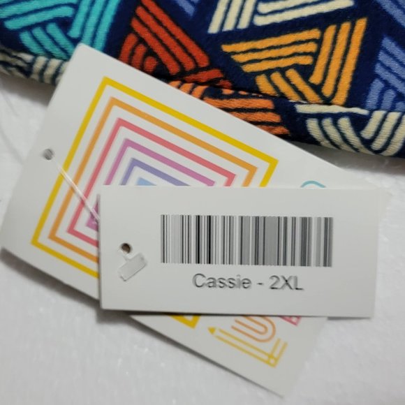 NWT LuLaRoe 2XL Cassie Skirt Multicolor Geometric Pattern - Picture 4 of 5